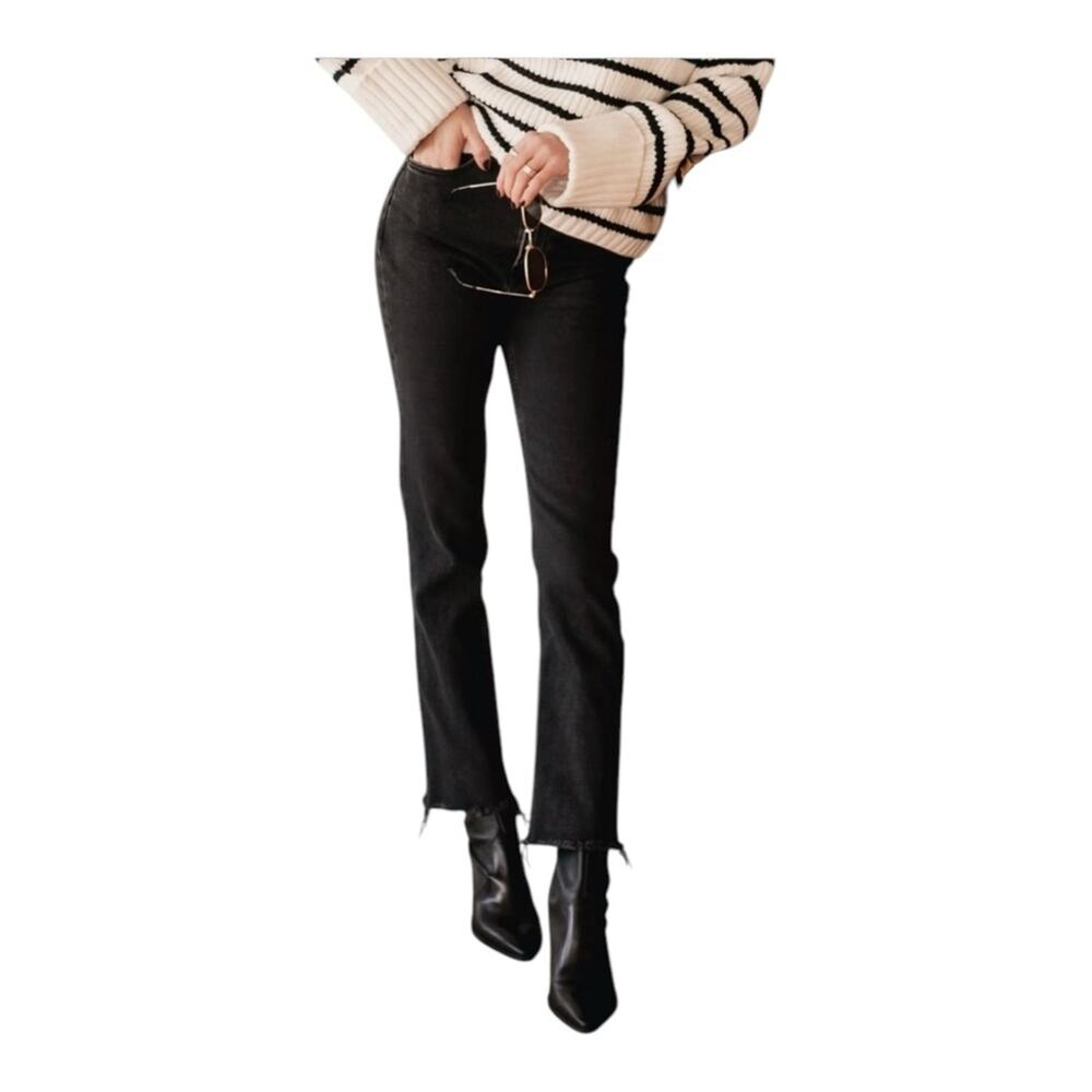Abercrombie & Fitch Ultra High Rise Straight Jeans With Button Fly & Frayed Hem